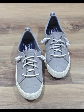 Sperry Crest Vibe Washable Leather Gray Sneakers - Women's Size 8.5